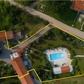 5 Bedroom Istrian Villa Estate with Large Pool and Gardens near Barban, Sleeps 12